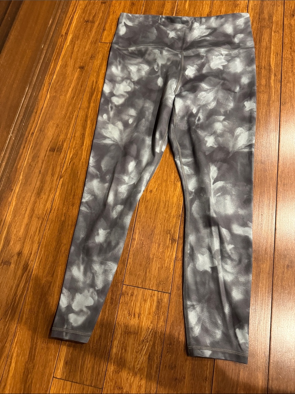 Athleta Gray & White Cloud Print Leggings
